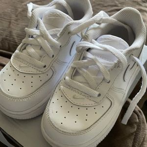 Nike force 1 (like new)